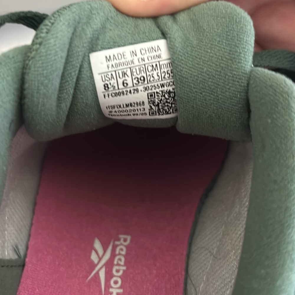 Forest Green Reeboks - Picture 4 of 4